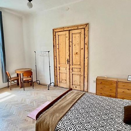 Nice Bedroom Near The Bus And Train Station Krasków Εξωτερικό φωτογραφία