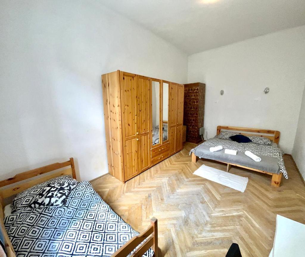 Nice Bedroom Near The Bus And Train Station Krasków Εξωτερικό φωτογραφία
