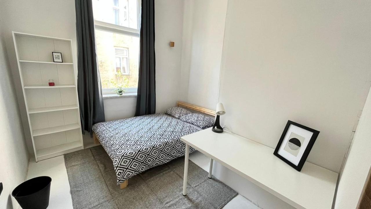 Nice Bedroom Near The Bus And Train Station Krasków Εξωτερικό φωτογραφία