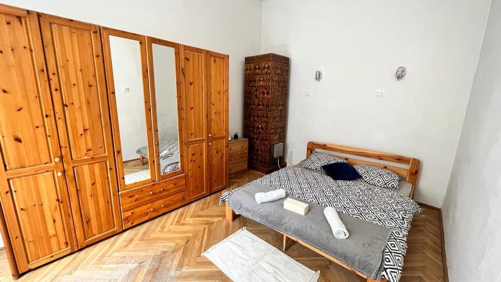 Nice Bedroom Near The Bus And Train Station Krasków Εξωτερικό φωτογραφία