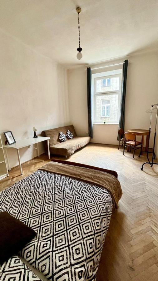Nice Bedroom Near The Bus And Train Station Krasków Εξωτερικό φωτογραφία