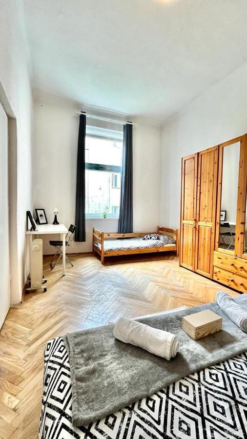 Nice Bedroom Near The Bus And Train Station Krasków Εξωτερικό φωτογραφία
